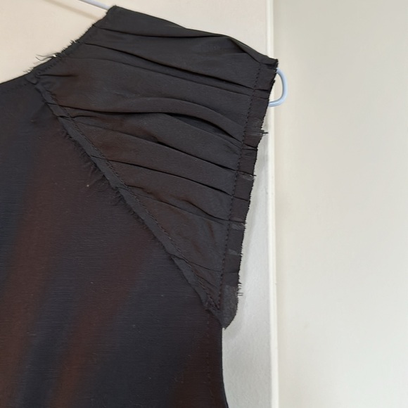 Banana Republic Black V neck cap-sleeved dress - Picture 6 of 10